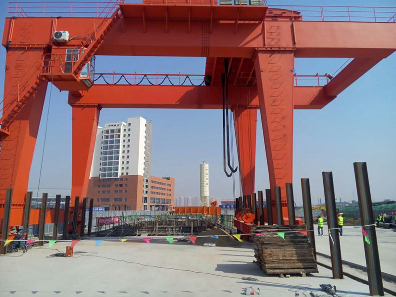 地鐵門(mén)式起重機(jī)