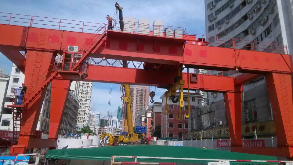 地鐵門(mén)式起重機(jī)